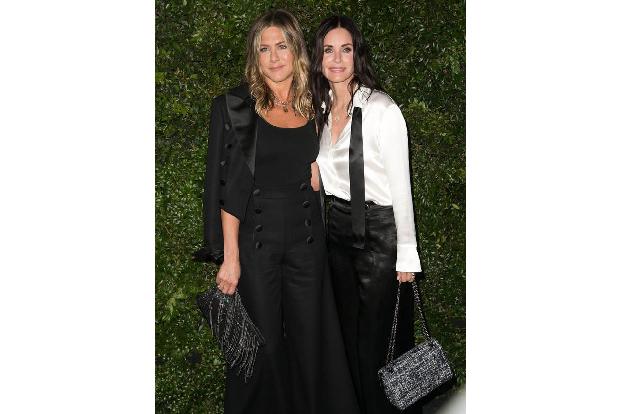 Freunde fürs Leben: Jennifer und Courteney Cox waren nicht nur on screen 'Friends'. Die beiden Co-Stars pflegen ihre Freunds...