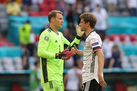 DFB ehrt Neuer und Müller