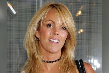 Dina Lohan 2005 auf dem roten Teppich.