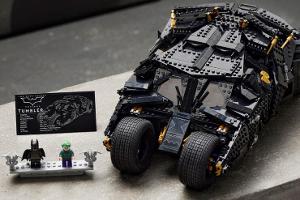 LEGO DC Batman Batmobile Tumbler