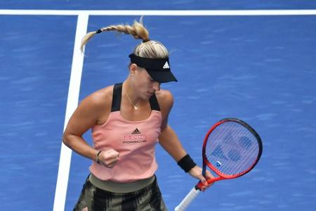 Kerber mit einem Tag Verspätung überzeugend weiter