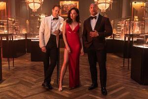 Ryan Reynolds, Gal Gadot und Dwayne "The Rock" Johnson (v.l.) in "Red Notice".