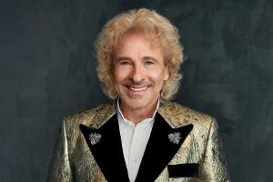 Moderator Thomas Gottschalk führt durch die Sondersendung "Wetten, dass..?"