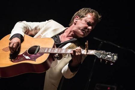 Auch Kiefer Sutherland trank gern mal einen über den Durst und setzte sich danach ans Steuer: 48 Tage Haft.