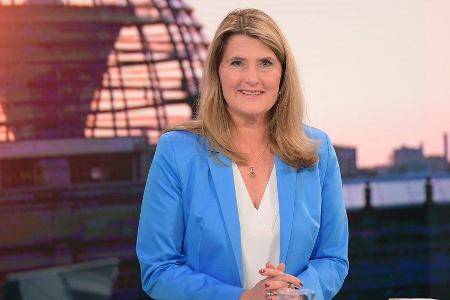 ARD-Hauptstadtstudioleiterin Tina Hassel spricht im 