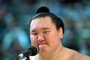 Erfolgreichster Sumoringer der Geschichte beendet Karriere