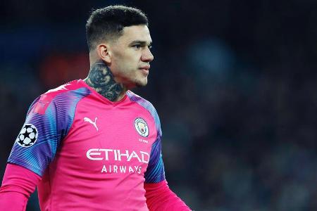 Hielt den ersten Abschluss von Neymar ohne Probleme (2.). Zeigte gegen den Brasilianer wenig später eine weitere starke Tat ...