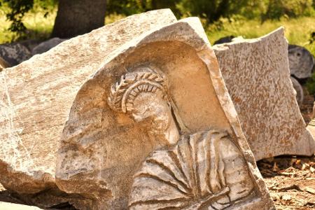 Um Troja ist eine wahre Debatte entbrannt. Seit jeher streiten Wissenschaftler um ihre Lage, Entstehung und Einordnung. Eine...