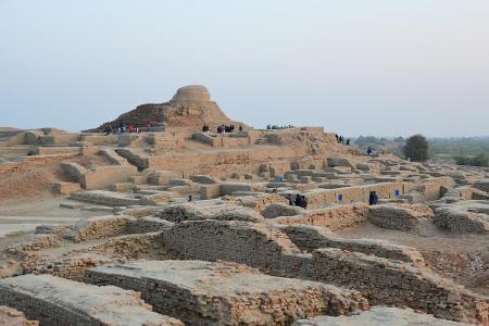 1922 entdeckten Archäologen im Indus-Tal in Pakistan Spuren einer längst vergangenen Zivilisation. Die Stadt Mohenjo-Daro so...