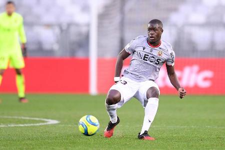 Bereits im vergangenen Jahr beschäftigte sich Gladbach wohl mit Malang Sarr. Jedoch entschied sich der Innenverteidiger dama...