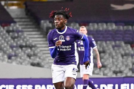 Bereits im Winter tütete Gladbach die Verpflichtung des französischen Junioren-Nationalspielers für satte neun Millionen Eur...