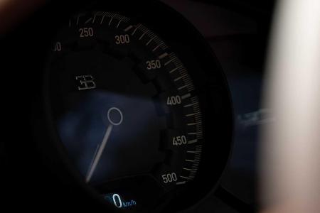 Bugatti Chiron Sport und Pur Sport: Augenschmaus bei Pariser Fotoshooting