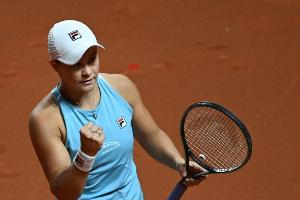 Topgesetzte Stuttgart-Debütantin Barty im Halbfinale