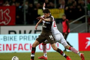 St. Pauli siegt auch in Aue