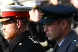 Prinz Harry (li.) und Prinz William bei einem gemeinsamen Auftritt 2019