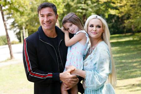 Glückliche Familie: Daniela Katzenberger mit Töchterchen Sophia und Ehemann Lucas Cordalis