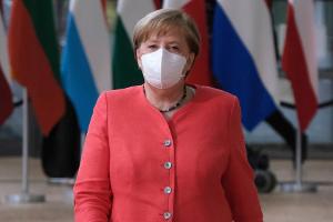 Angela Merkel hat ihre erste Impfdosis erhalten.