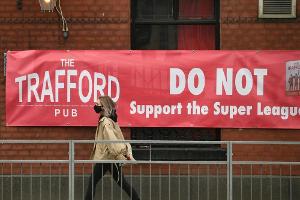 Protest gegen Klubführung: ManUnited-Fans stürmen Trainingsplatz