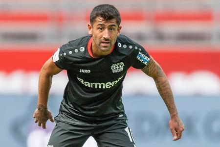 Auch Demirbay hatte mit dem Ball am Fuß nicht die zündende Idee, um die Münchner Defensive auseinanderzuziehen. Brachte imme...