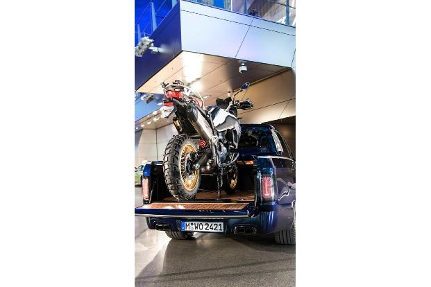 Toyota Pick-up mit E30-3er-Gesicht sieht überraschend gut aus