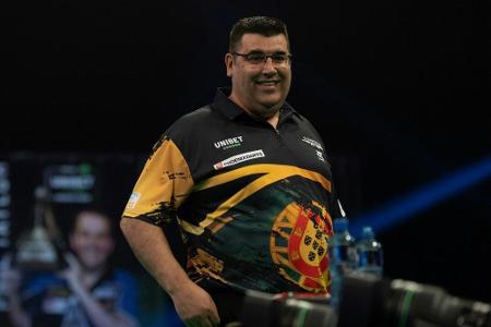 Darts: De Sousa wirft Neun-Darter