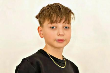 Mischa Bakscheev wird ebenfalls als Profitänzer an der Show teilnehmen. Der Karlsruher ist mit 12 Jahren einer der ältesten ...