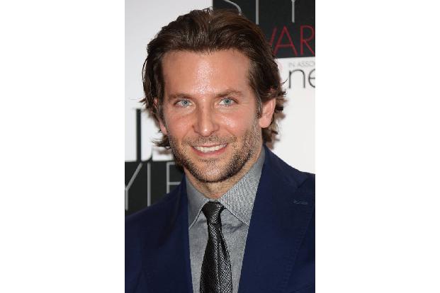 ...Bradley Cooper kommt noch vergleichsweise gut aus der Wachs-Misere heraus.
