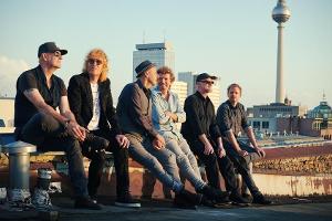 Kai Wingenfelder, Christof Stein-Schneider, Thorsten Wingenfelder, Rainer Schumann, Gero Drnek und Christian Decker (v.li.) ...