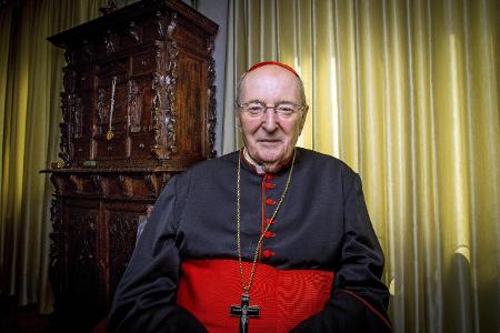 Exklusives Photoshooting mit Joachim Kardinal Meisner in sei...