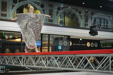 Der Laufsteg war diesmal in 18 Metern Höhe