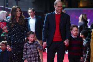Die perfekte royale Familie: Prinz William und Herzogin Kate mit ihren Kindern Prinz George, Prinzessin Charlotte und Prinz ...
