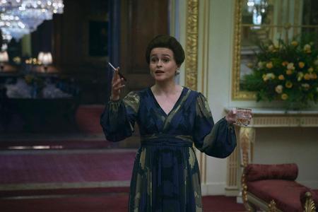 Die Schwester der Queen, Prinzessin Margaret (Helena Bonham Carter), bekommt gesundheitliche Probleme, wie der Trailer berei...