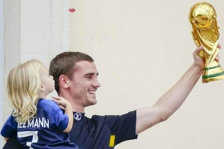 Antoine Griezmann mit seiner Tochter Mia im Jahr 2018.