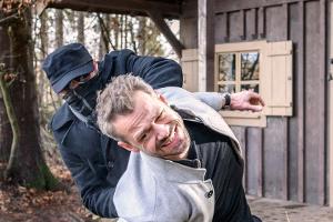 "Sturm der Liebe": Zwischen Erik (r.) und Cornelius kommt es zum Kampf