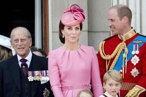 Prinz William (re.) trauert mit der britischen Königsfamilie um Prinz Philip.