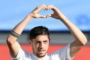 Auch Real-Mittelfeldspieler Valverde positiv auf Corona getestet