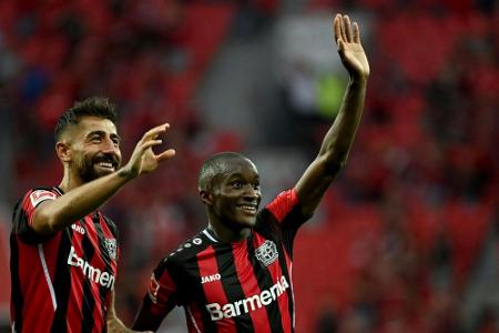 Zwei Eigentore: Leverkusen gewinnt beim Lieblingsgegner