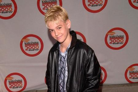 So unschuldig blickte Aaron Carter am Anfang seiner Karriere drein. Doch wie bei so vielen Kollegen aus dem Showgeschäft tat...