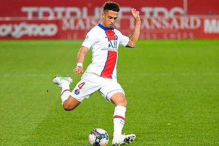 Löst der frühere Schalker die Rechtsverteidiger-Probleme? Laut 'L'Equipe' sind sich die Bayern bereits mit dem PSG-Star über...