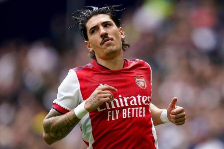 Der englische Transferexperten John Collins und das italienische Portal 'calciomercato' befeuern Tauschgerüchte um Bellerín:...