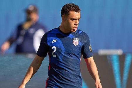 Ebenfalls schon länger beim FC Bayern gehandelt wird Sergino Dest. Der Außenverteidiger entschied sich im vergangenen Sommer...