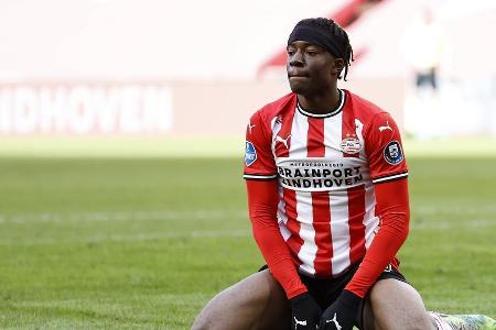 Wie der 'London Evening Standard' berichtet, hat sich der FC Bayern nach dem 19 Jahre alten Engländer erkundigt. Der Londone...