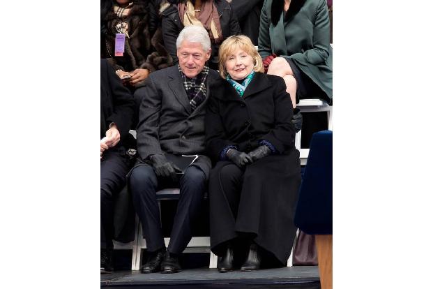 ...drücken ihr für diese Ambitionen fest die Daumen - ebenso wie ihr Gatte, der ihr in diesen aufregenden Zeiten des Wahlkam...