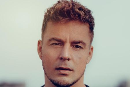 Knappe veröffentlicht am 13. August sein selbstbetiteltes Album.