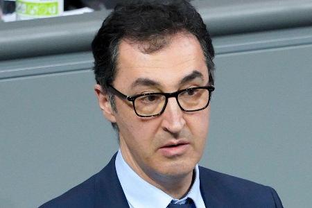 Cem Özdemirs Mutter ist kürzlich im Alter von 88 Jahren verstorben