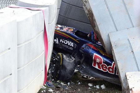 Carlos Sainz - Toro Rosso - Unfall - GP Russland - Sochi - Samstag - 10.10.2015