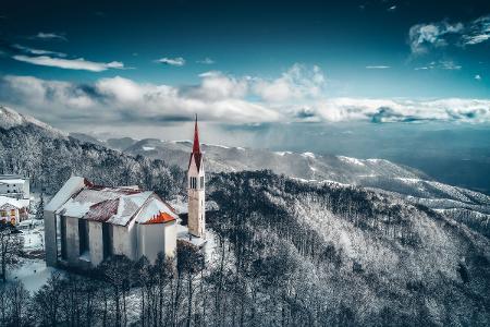 Winterland von mauro sciambi.jpg