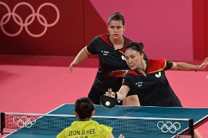 Tischtennis: Ovtcharov und Co. im Halbfinale - auch Frauen weiter