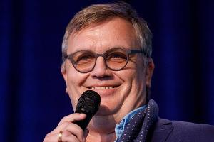 Hape Kerkeling im Juni bei der Präsentation seines neuen Buches "Pfoten vom Tisch! Meine Katzen, andere Katzen und ich"