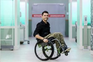 Tan Caglar ist der Neue in der beliebten Serie "In aller Freundschaft".